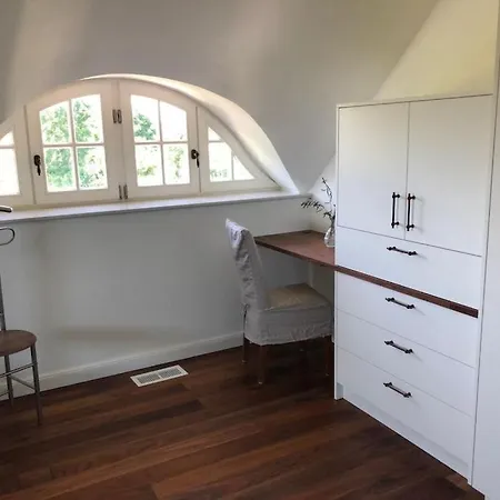 With 2 Bedrooms بيت للعطل *