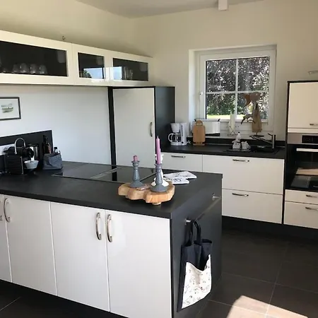 بيت للعطل With 2 Bedrooms *